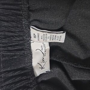 Black kim Roger's pants